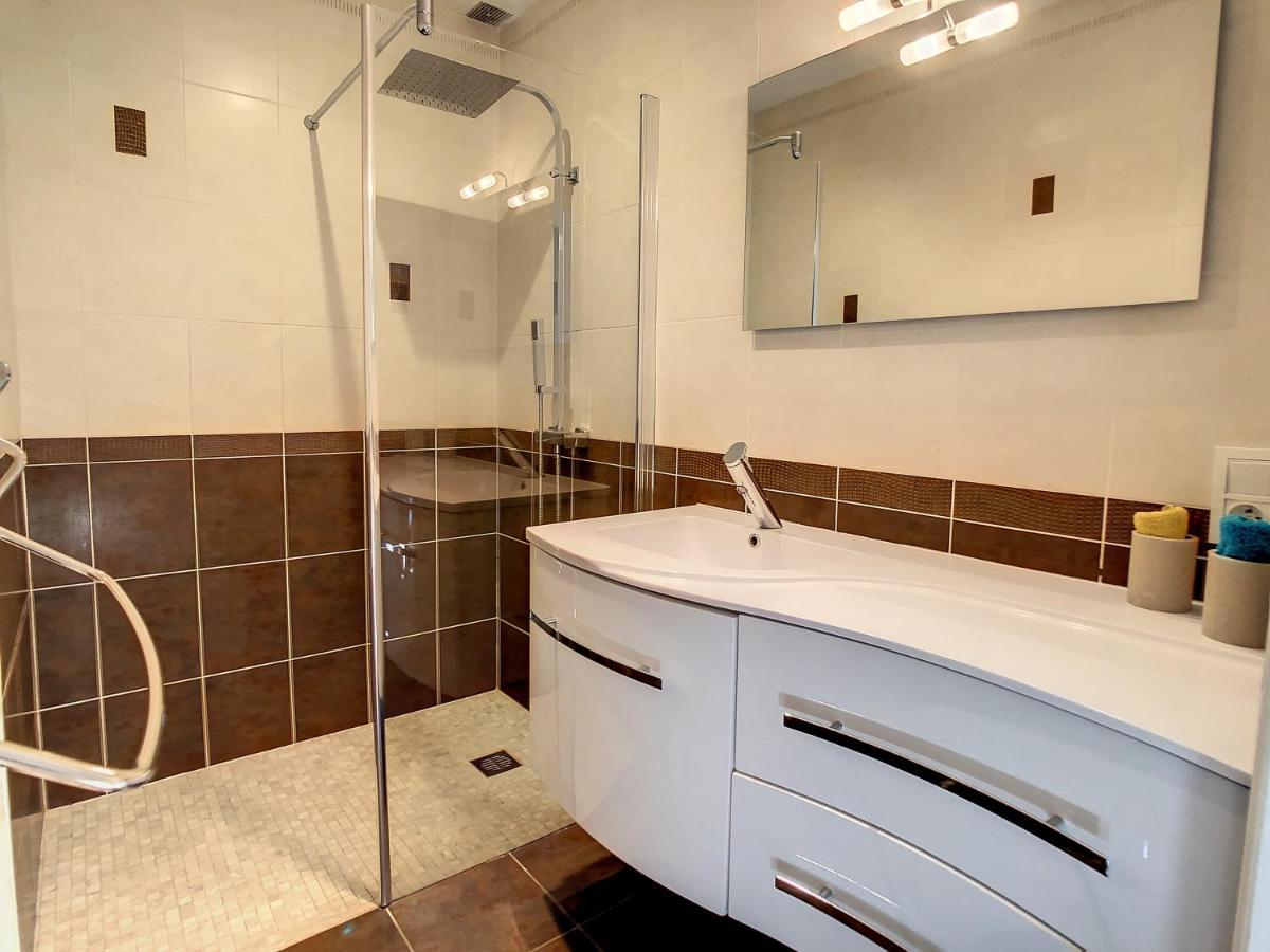 3 Bedrooms Villa near Cannes - Pool&Jacuzzi - Sea View Mandelieu Esterno foto