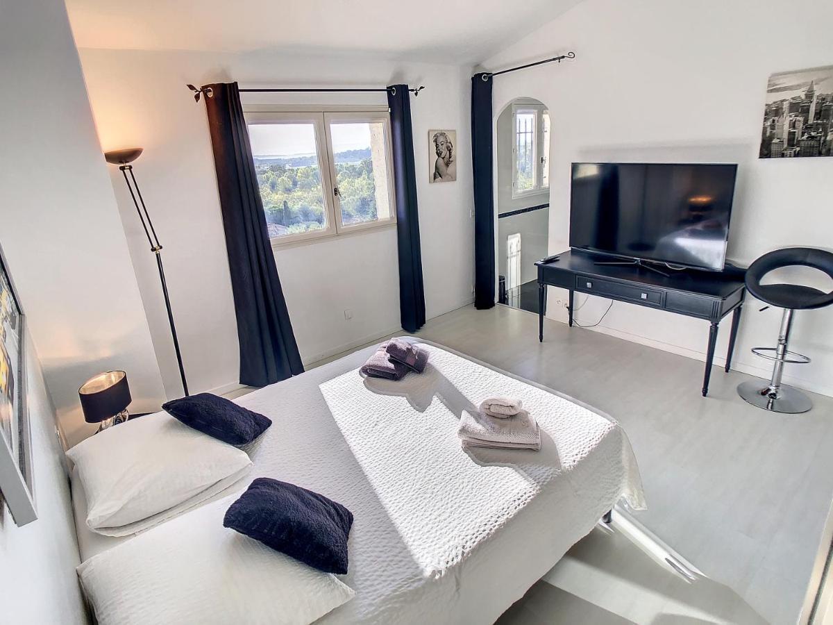 3 Bedrooms Villa near Cannes - Pool&Jacuzzi - Sea View Mandelieu Esterno foto