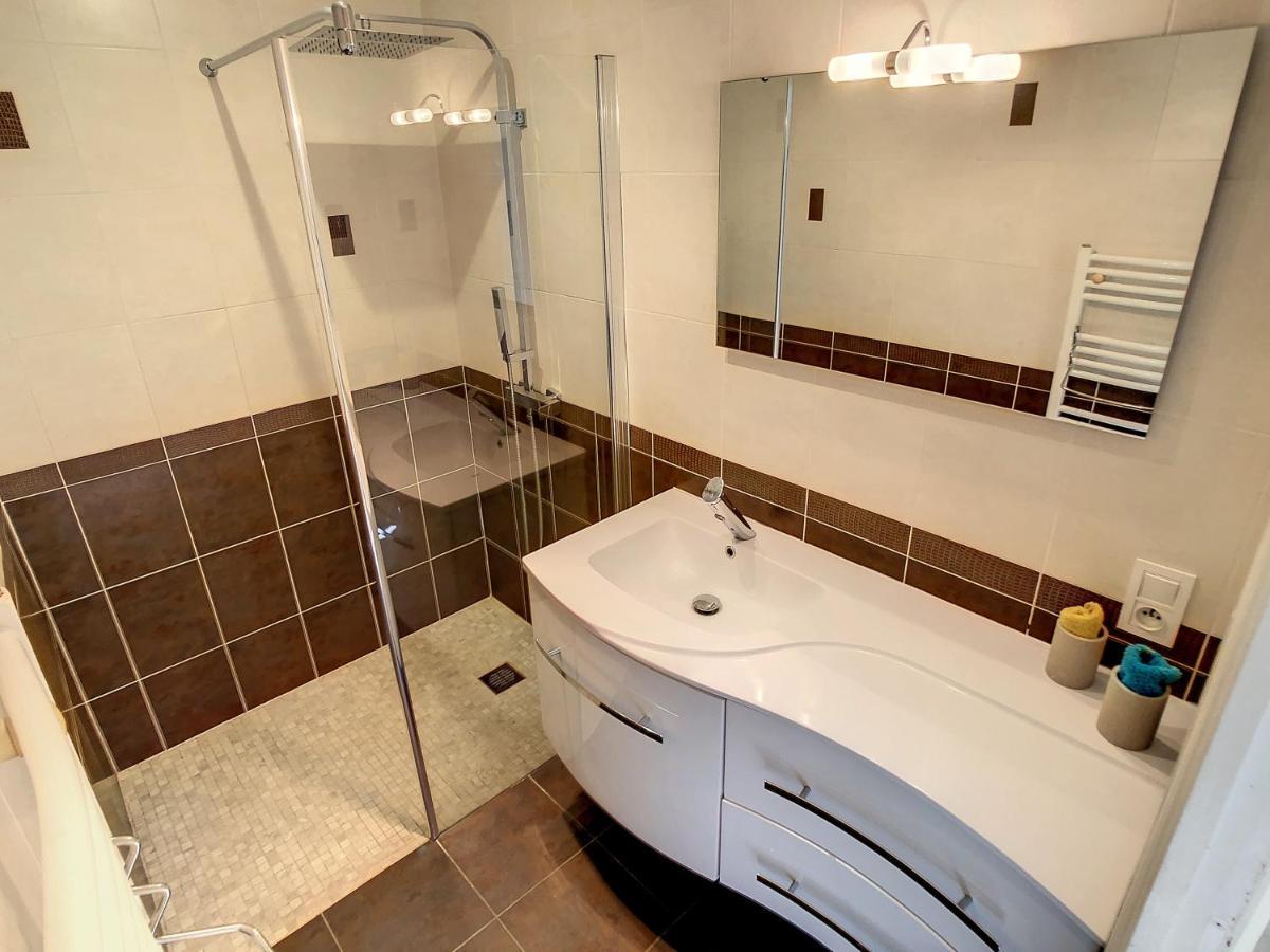 3 Bedrooms Villa near Cannes - Pool&Jacuzzi - Sea View Mandelieu Esterno foto